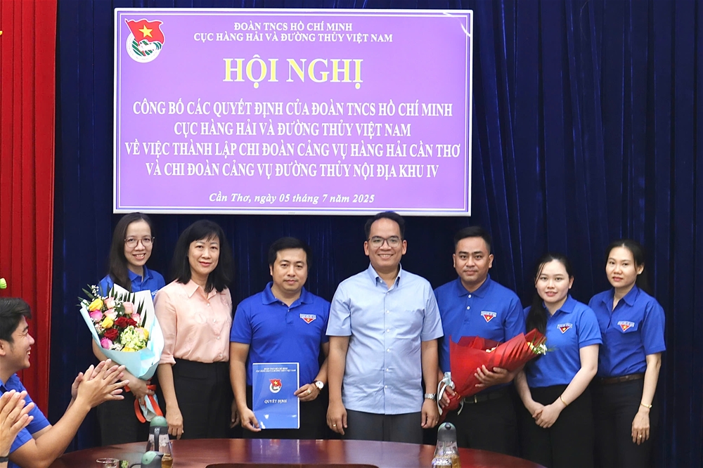 Ban chấp hành mới Đoàn TNCS Hồ Chí Minh Cảng vụ Đường thủy nội địa khu vực IV